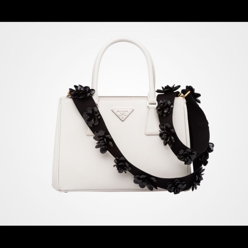 Prada♥️NEW♥️Flower Charm leather strap For handbag - Picture 7 of 8